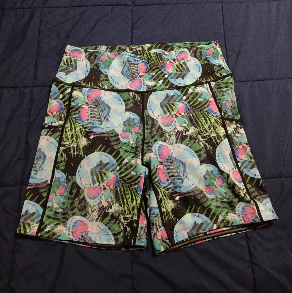 CVG Miami Skulls 7 inch inseam Size XL shorts